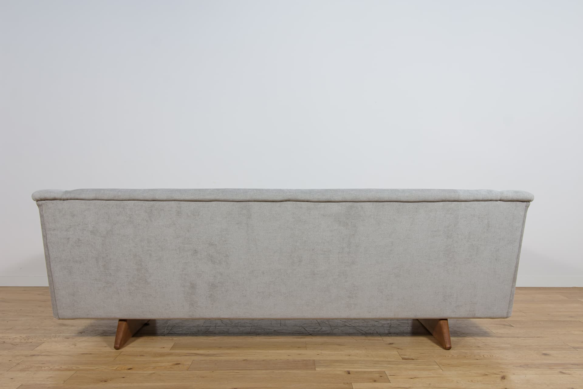 Three-seater sofa Model 4853, light grey fabric, natural oak, by B. Mogensen, Denmark, 1950s. - 303407