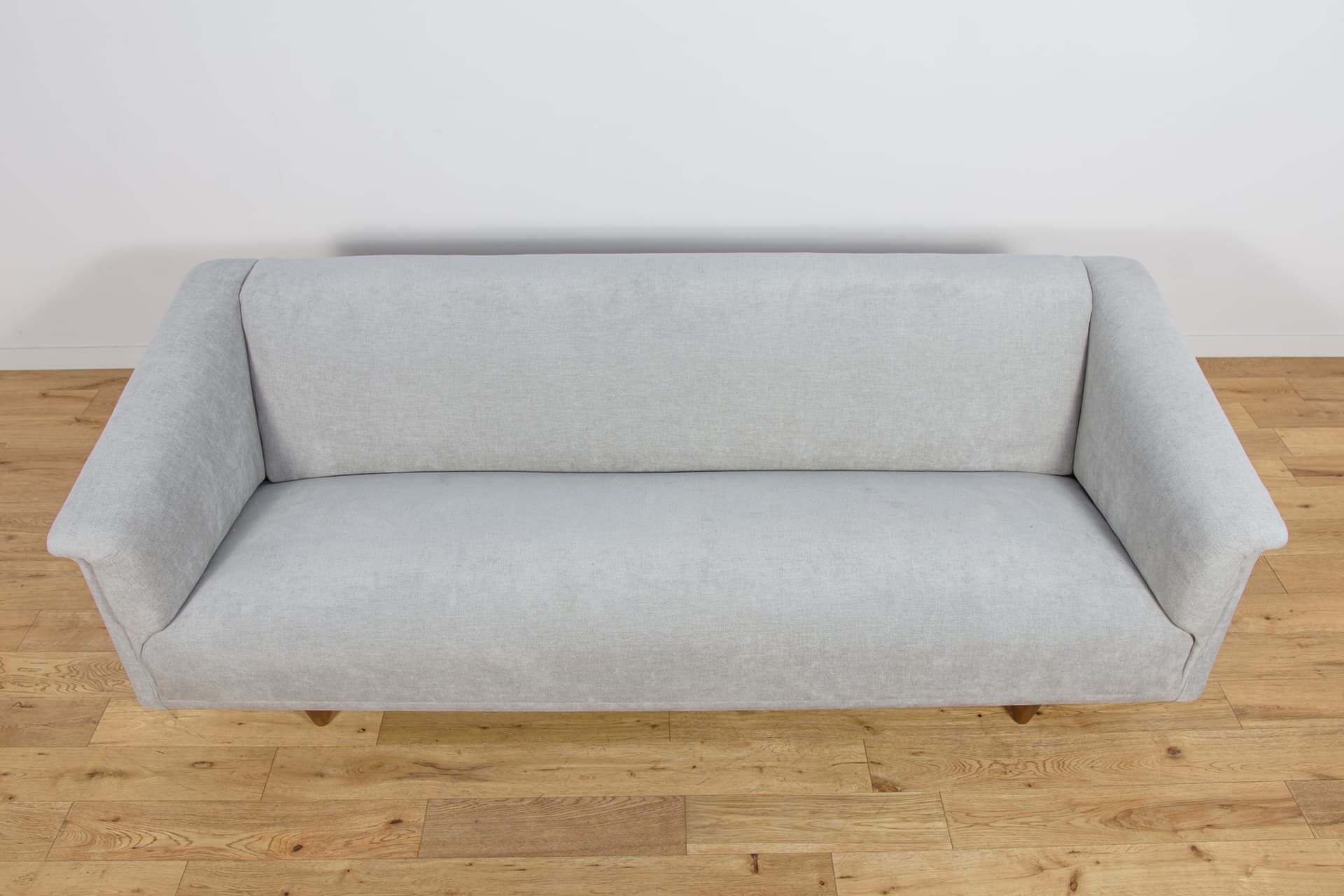 Three-seater sofa Model 4853, light grey fabric, natural oak, by B. Mogensen, Denmark, 1950s. - 303404