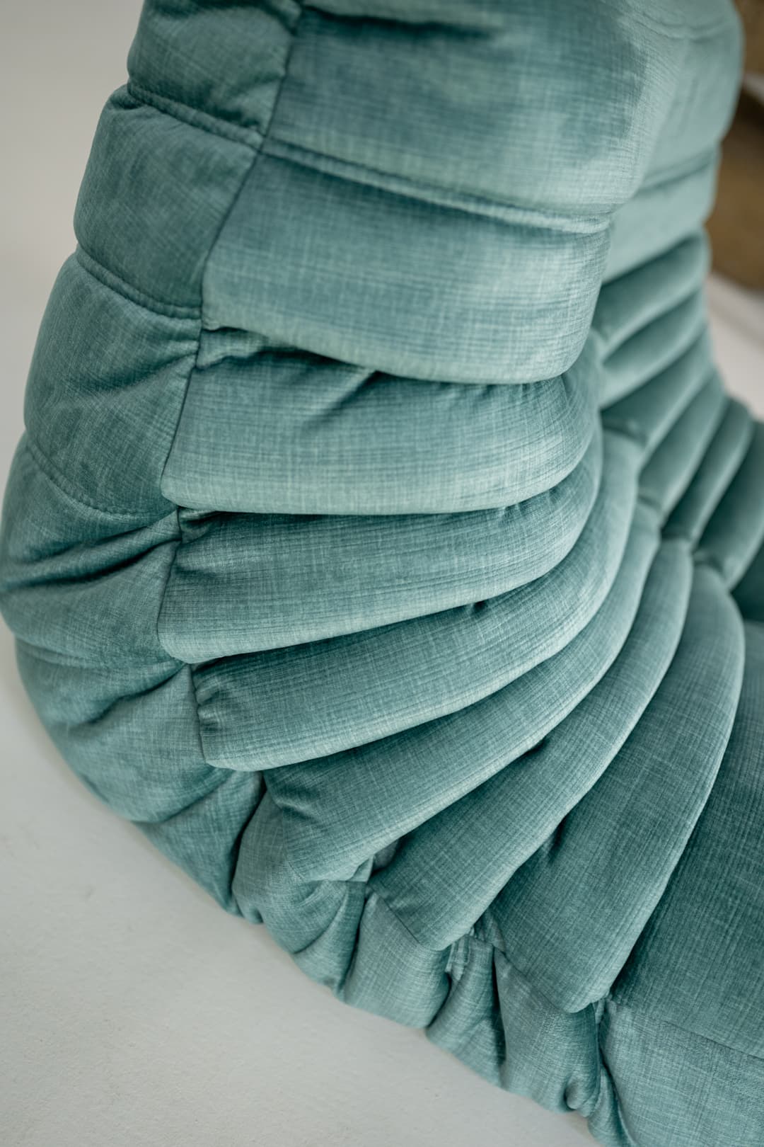 Fotel wypoczynkowy Togo, rib velvet aqua - 303523