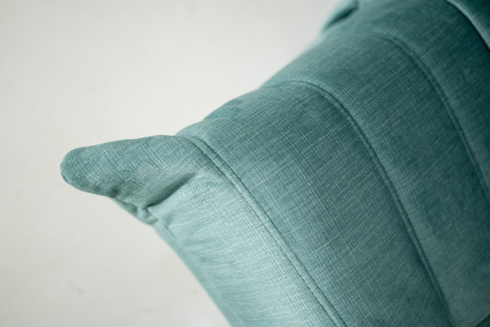 Fotel wypoczynkowy Togo z podnóżkiem, rib velvet aqua - 303552