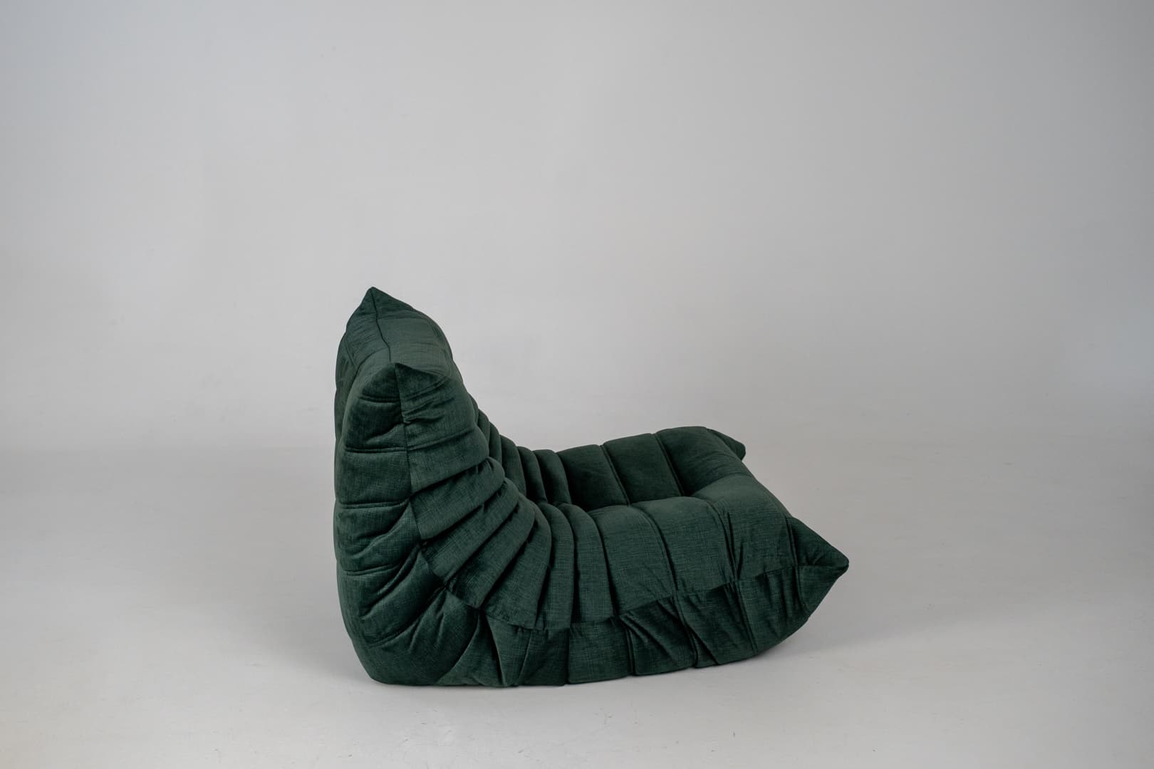 Fotel wypoczynkowy Togo z podnóżkiem, rib velvet spruce - 303626
