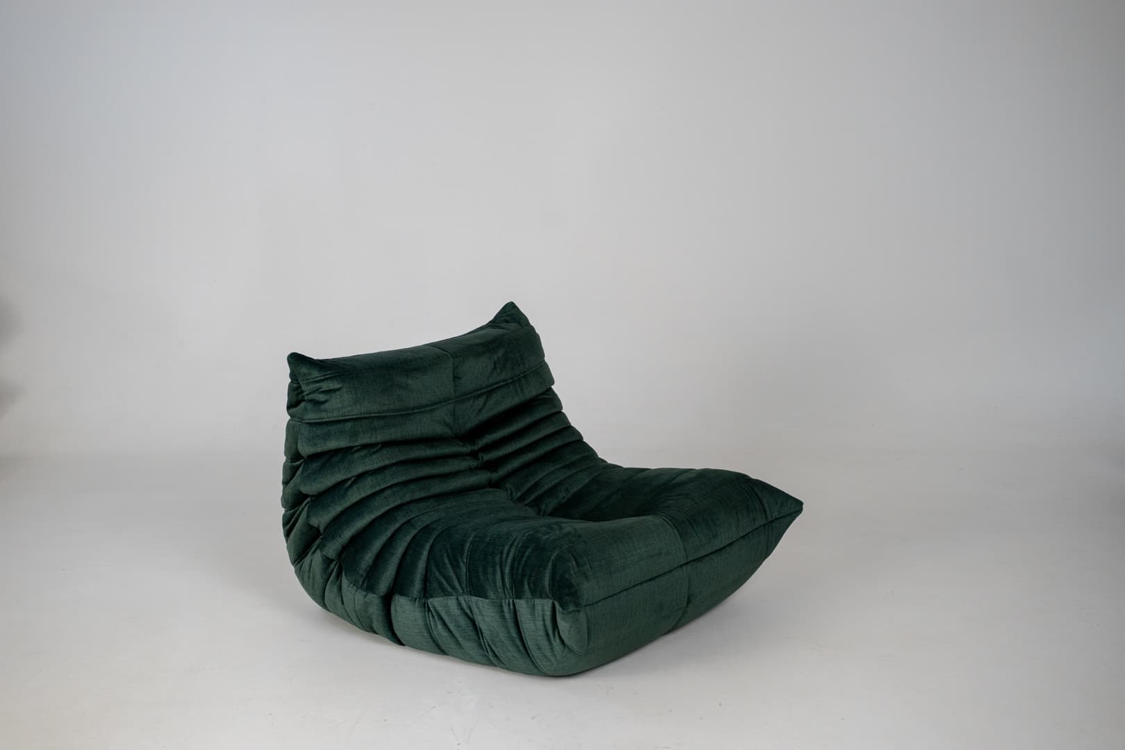 Fotel wypoczynkowy Togo z podnóżkiem, rib velvet spruce - 303623