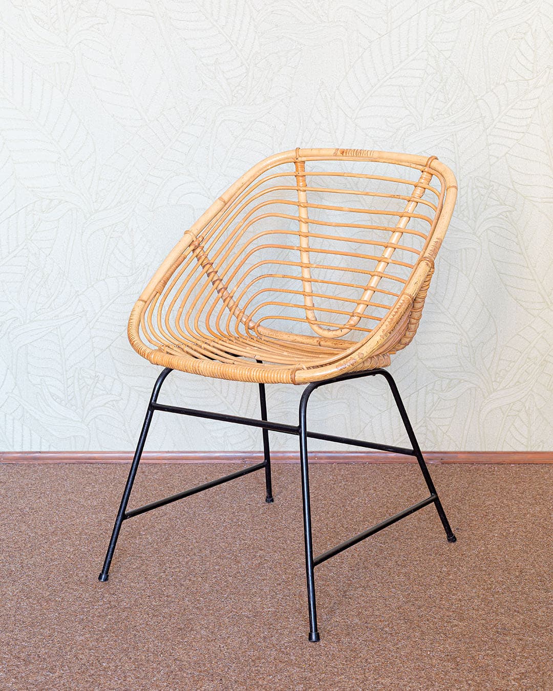 Chair, shell form, light brown rattan, black metal, Germany, 1970s. - 303635