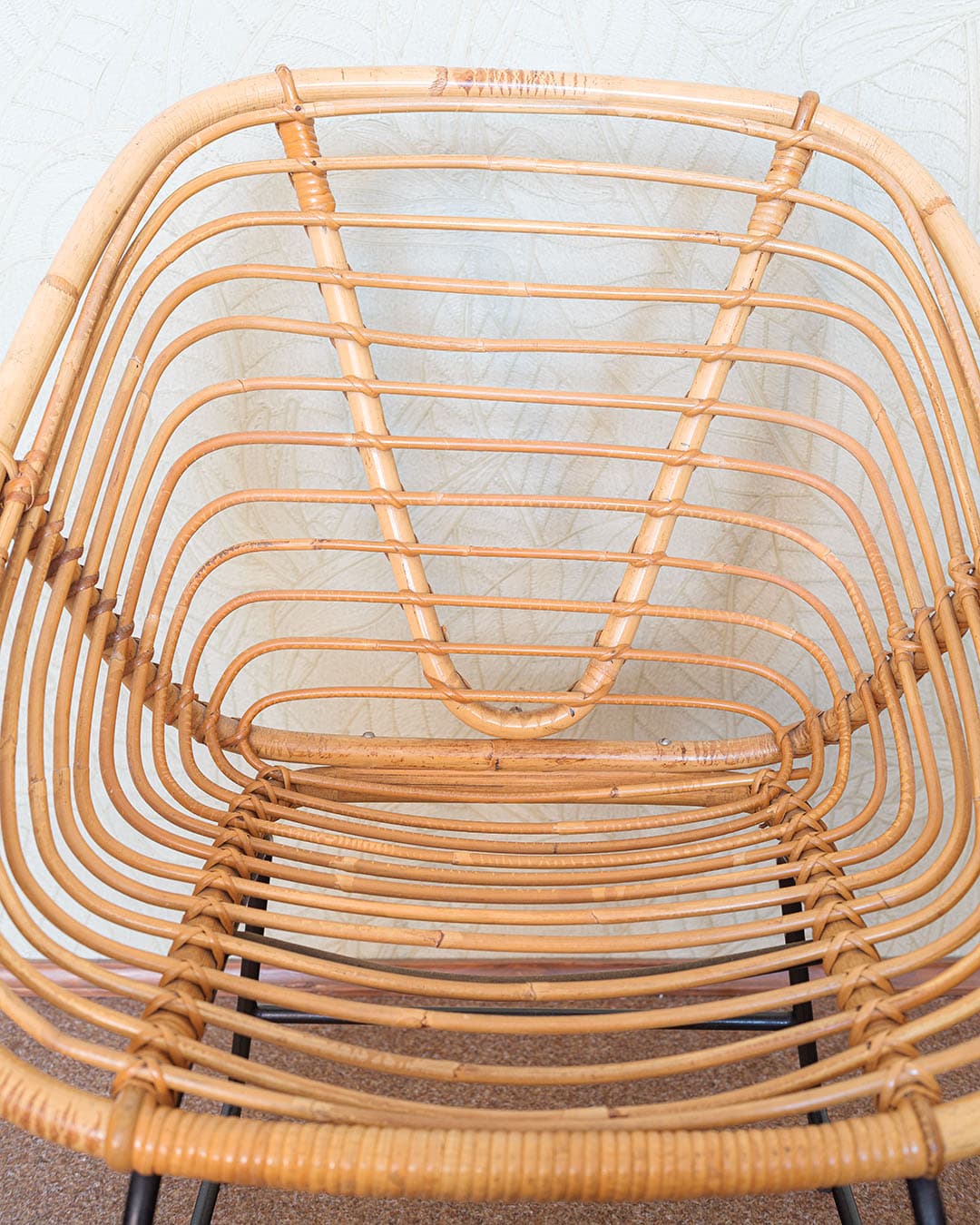 Chair, shell form, light brown rattan, black metal, Germany, 1970s. - 303638