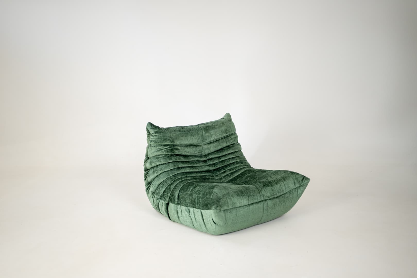 Fotel wypoczynkowy Togo z podnóżkiem, washed velvet forest green - 303655
