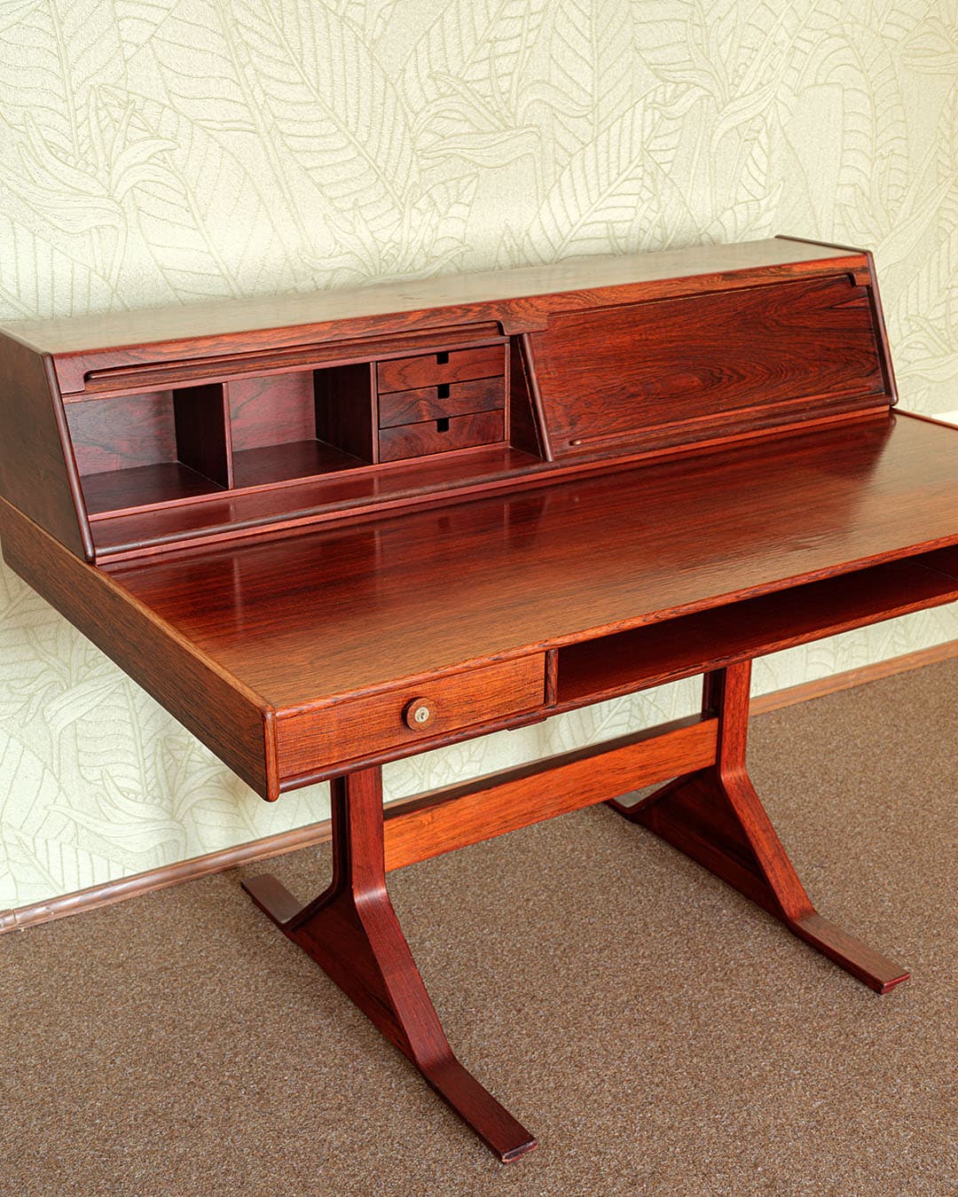 Secretary Desk 530, brown rosewood, by G. Frattini, Bernini, Italy, 1950s. - 303740