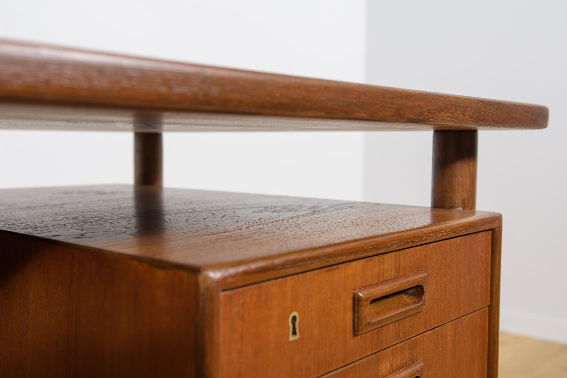 Desk, brown teak, by A. Vodder, Sibast, Denmark, 1960s. - 303760