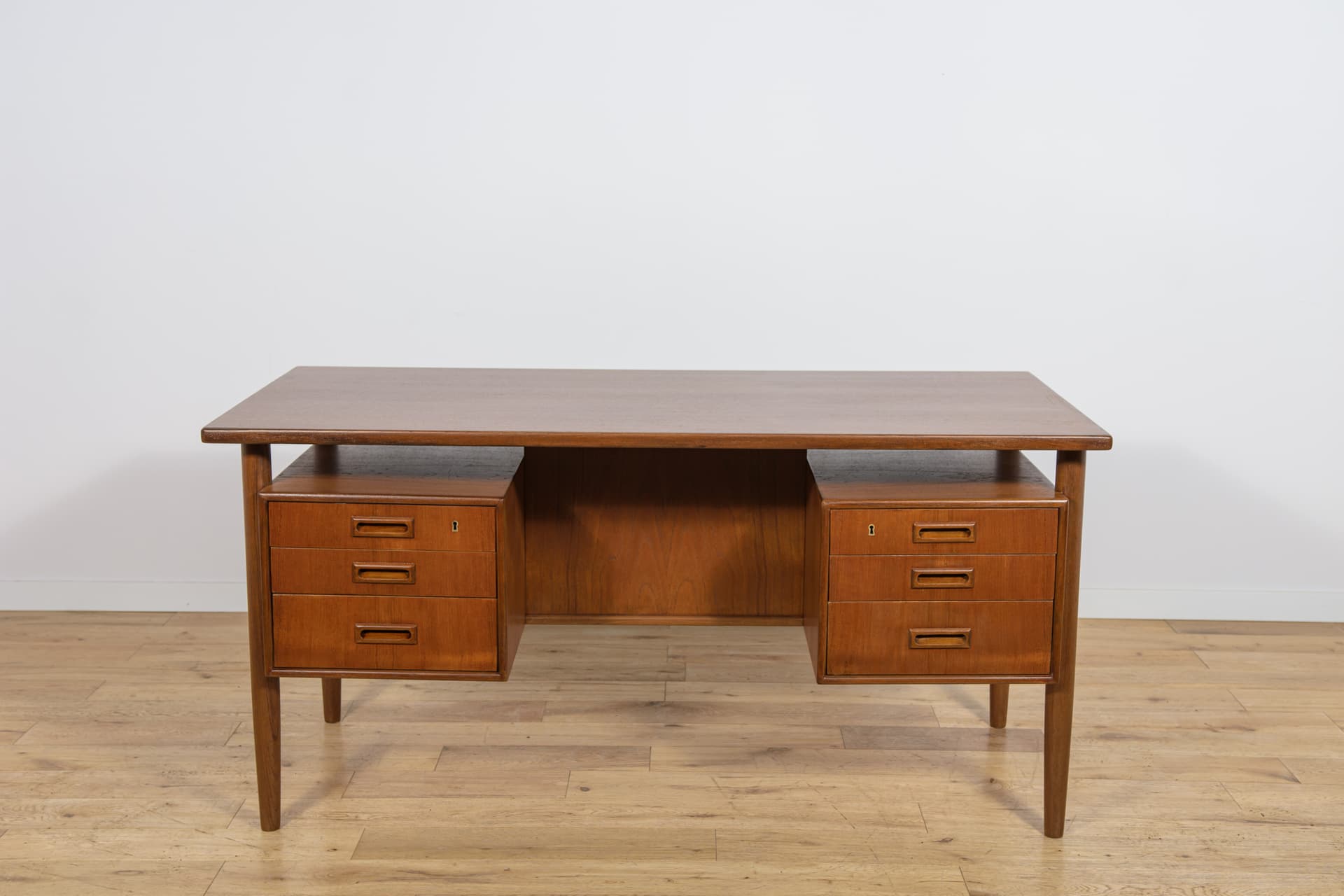 Desk, brown teak, by A. Vodder, Sibast, Denmark, 1960s. - 303750