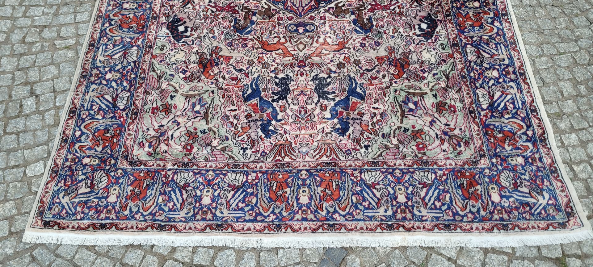 Rug Isfahan pictorial 282x185 cm, cream red blue, wool cotton, Iran, 1920s. - 304024