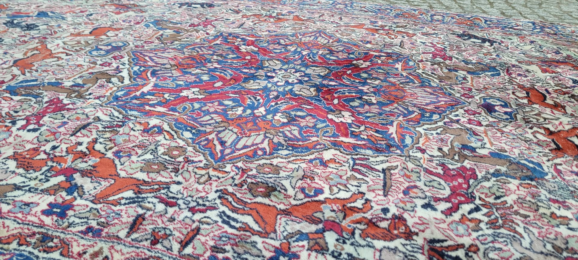 Rug Isfahan pictorial 282x185 cm, cream red blue, wool cotton, Iran, 1920s. - 304031