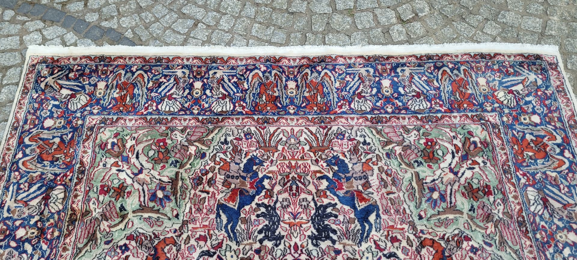 Rug Isfahan pictorial 282x185 cm, cream red blue, wool cotton, Iran, 1920s. - 304026