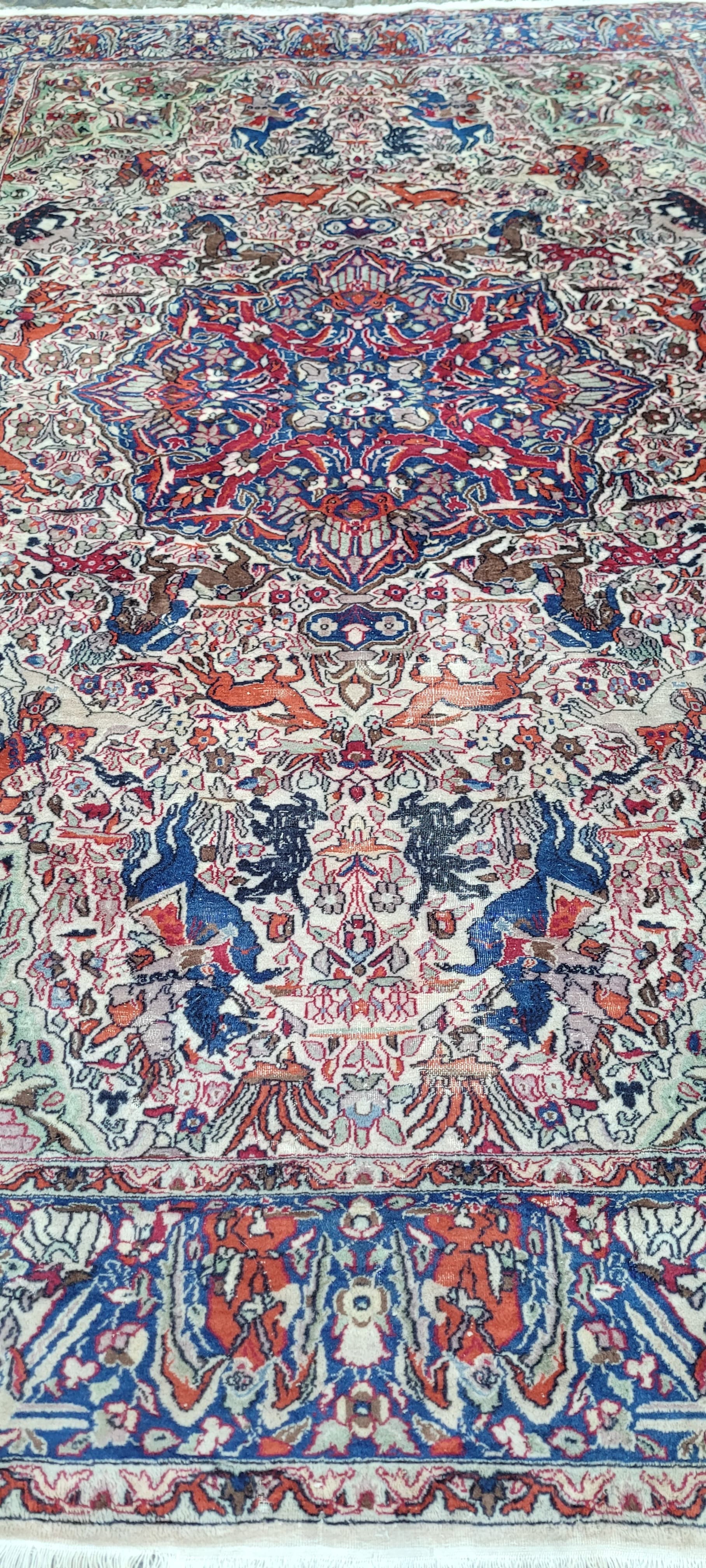Rug Isfahan pictorial 282x185 cm, cream red blue, wool cotton, Iran, 1920s. - 304023