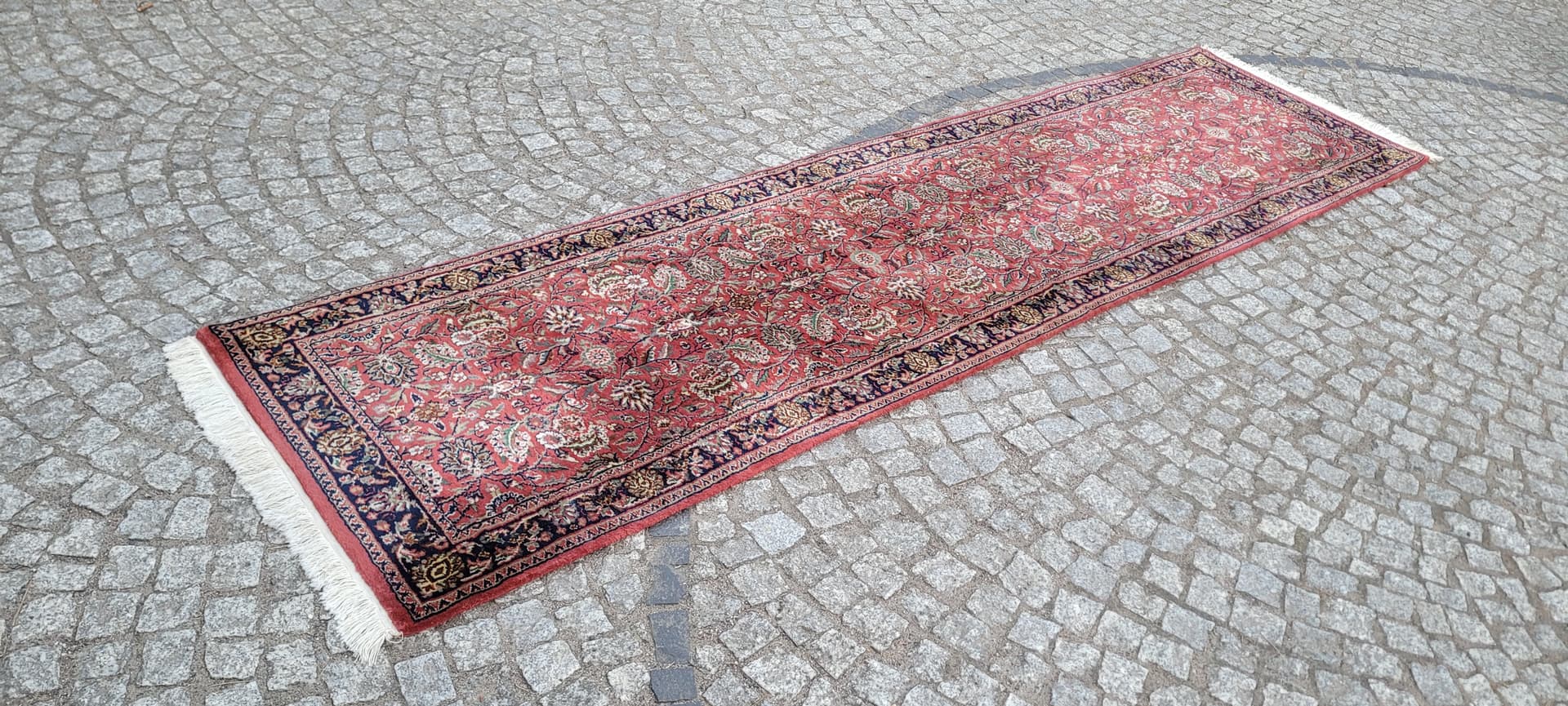 Runner Indo Saroug, 77x300 cm, red wool, white cotton, India, 1980s. - 304145
