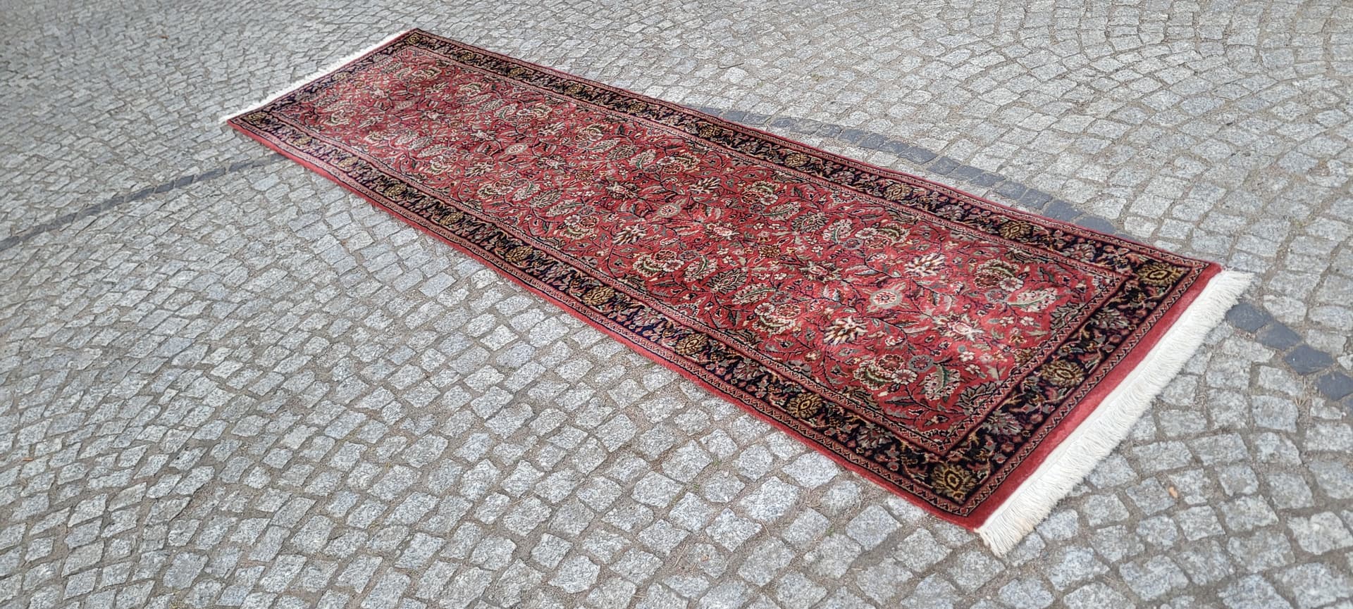 Runner Indo Saroug, 77x300 cm, red wool, white cotton, India, 1980s. - 304151