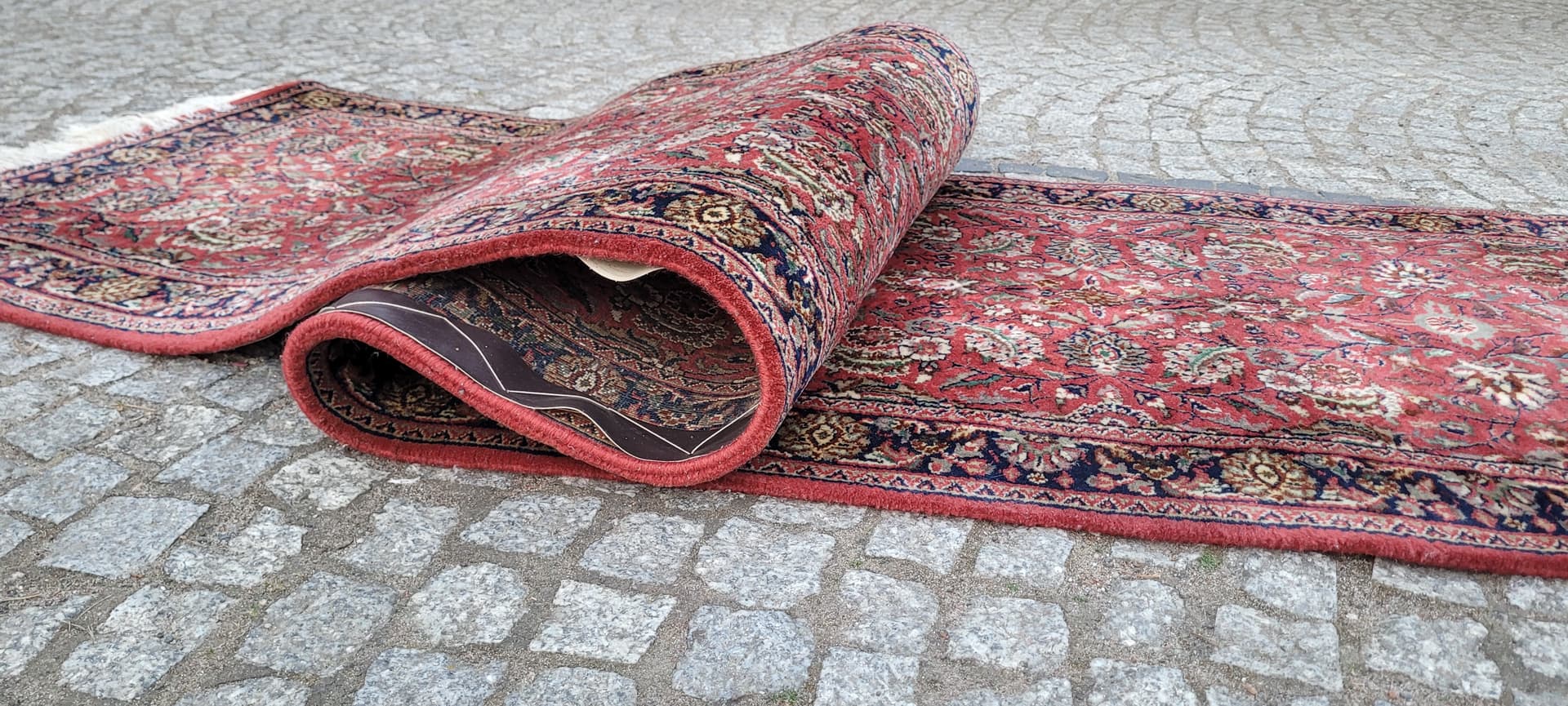 Runner Indo Saroug, 77x300 cm, red wool, white cotton, India, 1980s. - 304147
