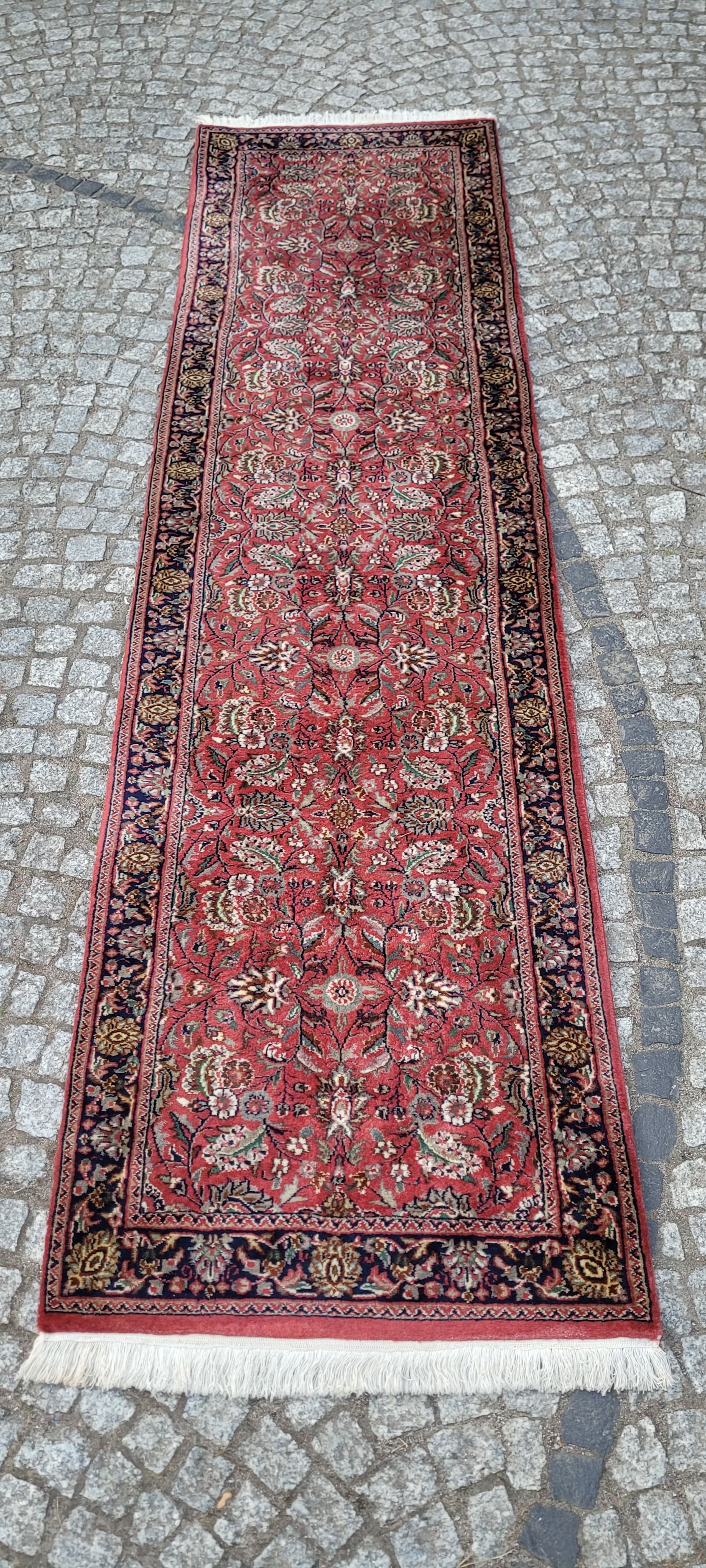 Runner Indo Saroug, 77x300 cm, red wool, white cotton, India, 1980s. - 304143