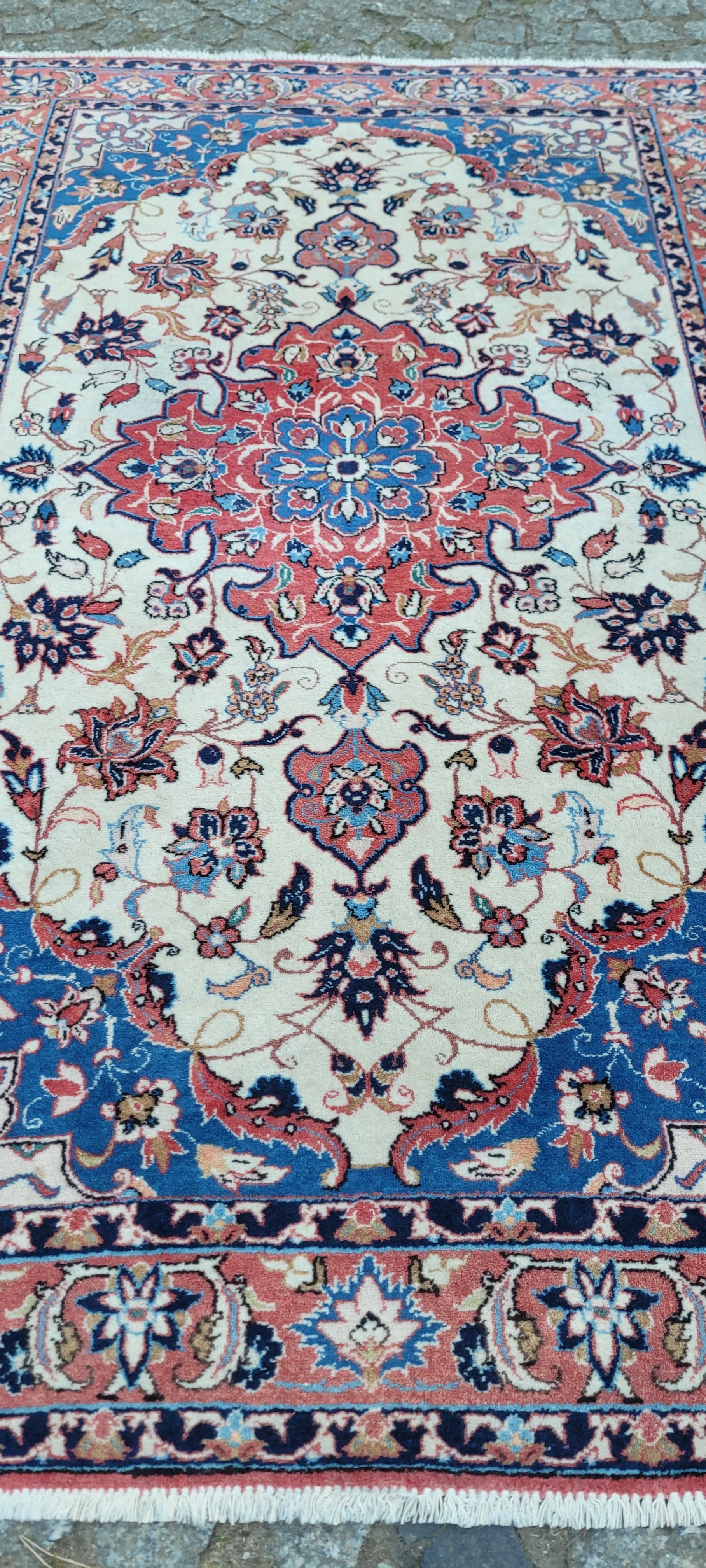 Rug Isfahan 170x105 cm, multicolor, wool cotton, Iran, 1980s. - 304180