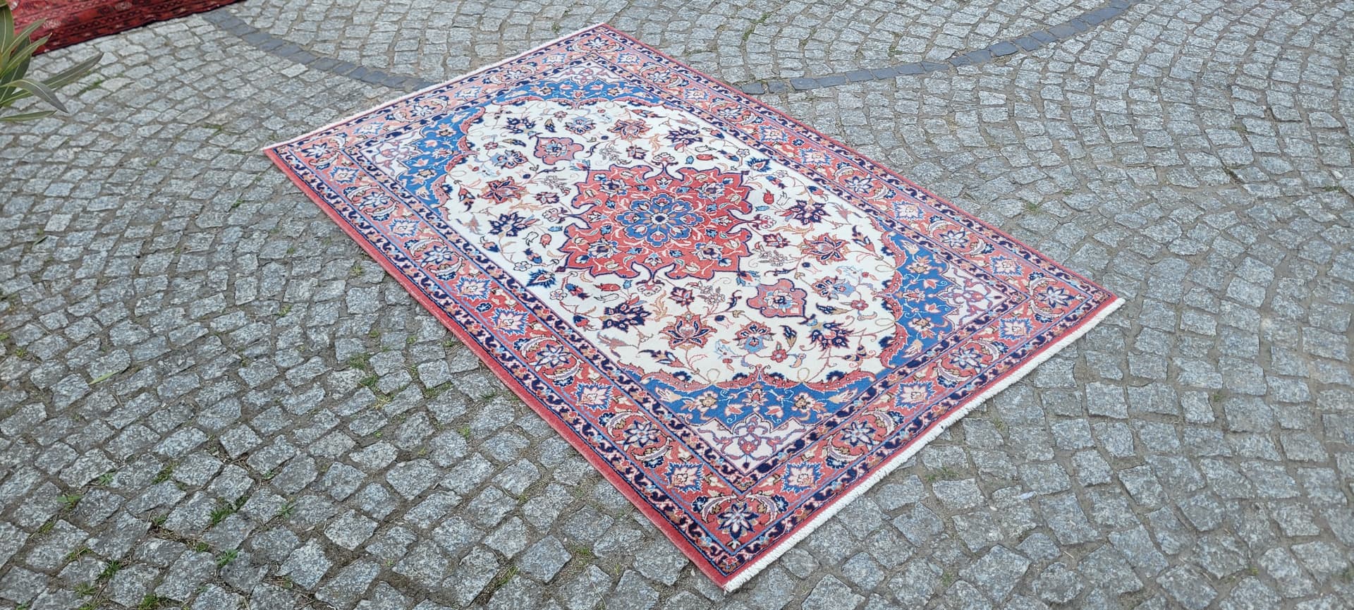 Rug Isfahan 170x105 cm, multicolor, wool cotton, Iran, 1980s. - 304184