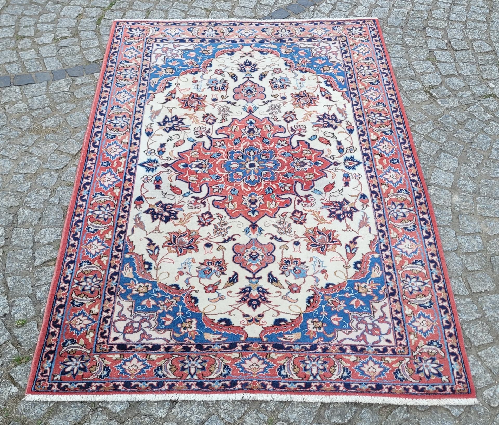 Rug Isfahan 170x105 cm, multicolor, wool cotton, Iran, 1980s. - 304176