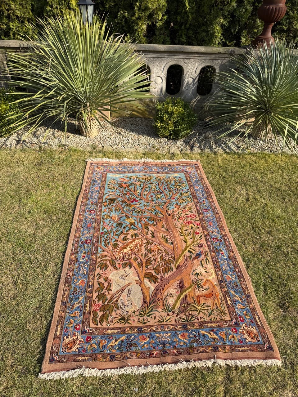 Tapestry Rug Ghoum/Qom 200x125 cm, beige, Kashmiri wool silk, Iran, 1980s. - 304412