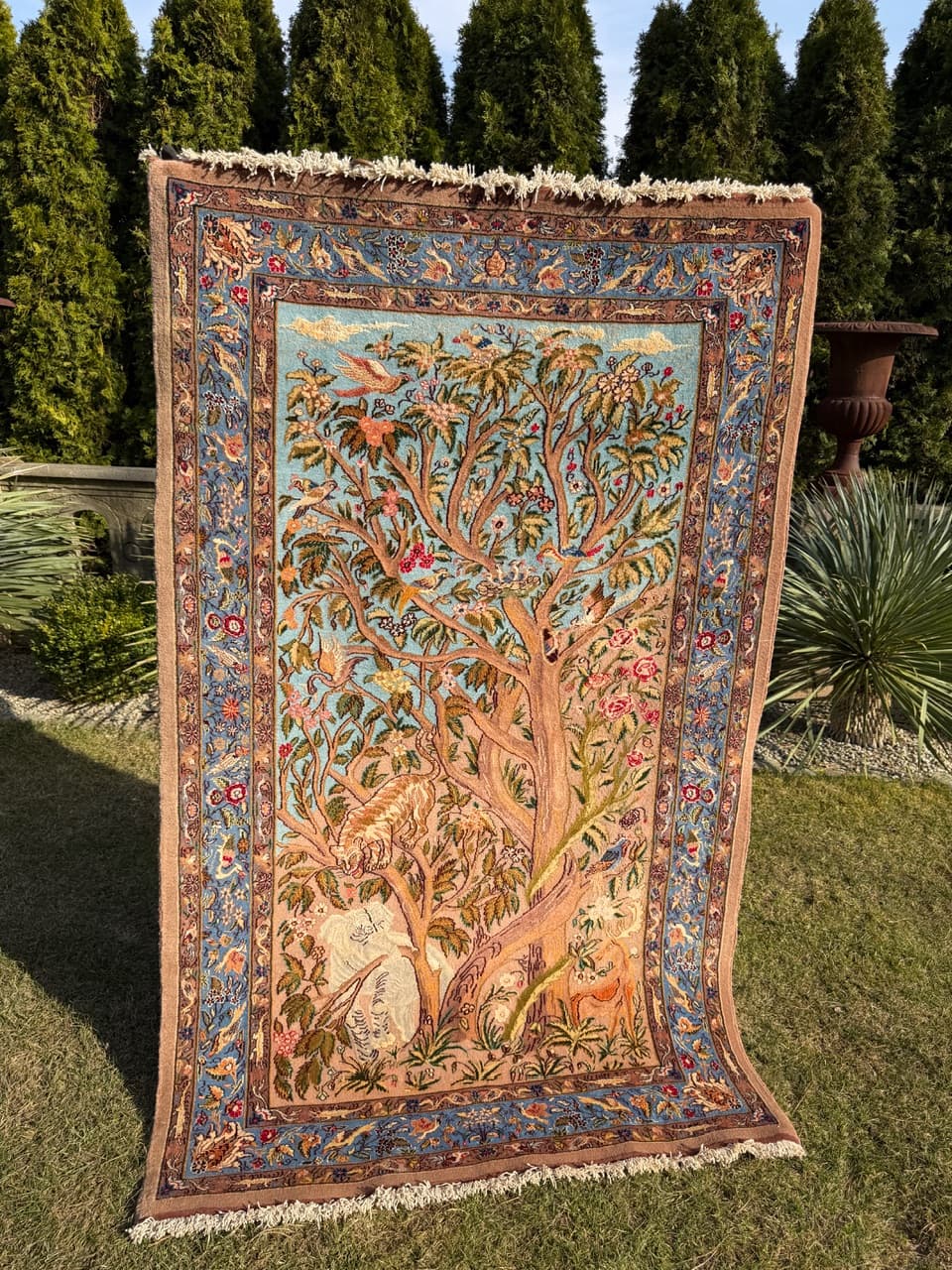 Tapestry Rug Ghoum/Qom 200x125 cm, beige, Kashmiri wool silk, Iran, 1980s. - 304402
