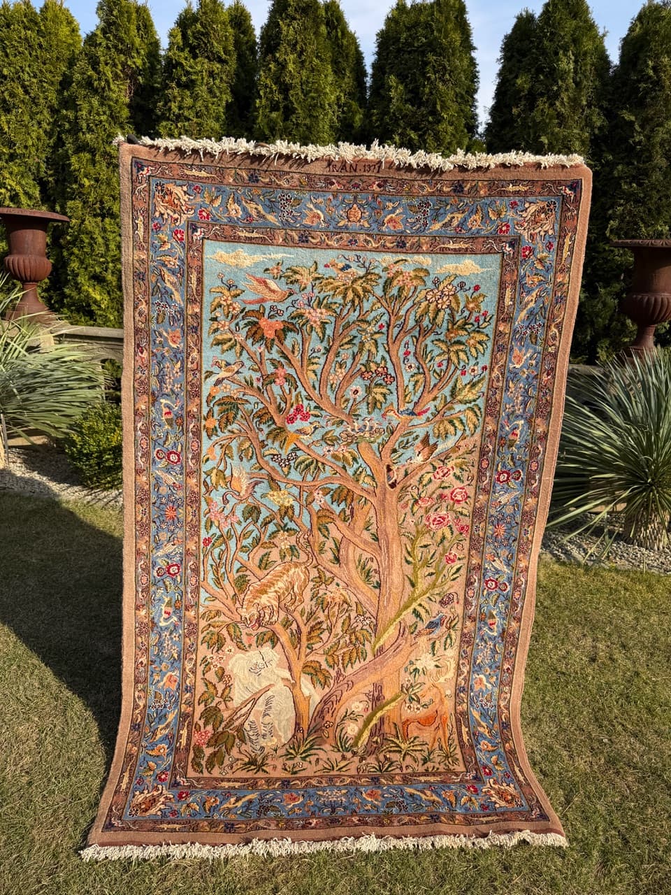 Tapestry Rug Ghoum/Qom 200x125 cm, beige, Kashmiri wool silk, Iran, 1980s. - 304406