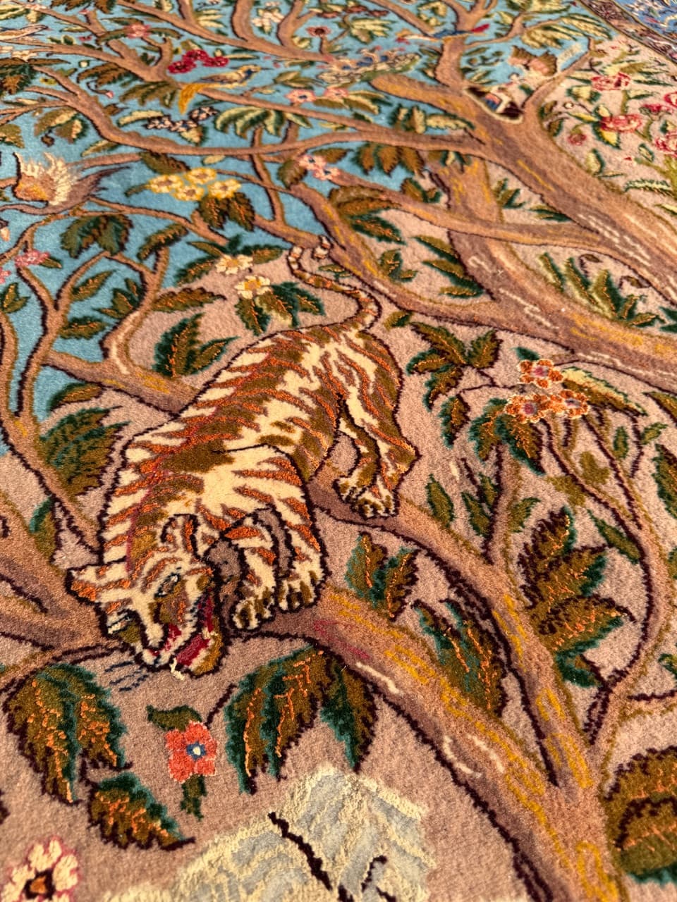 Tapestry Rug Ghoum/Qom 200x125 cm, beige, Kashmiri wool silk, Iran, 1980s. - 304411