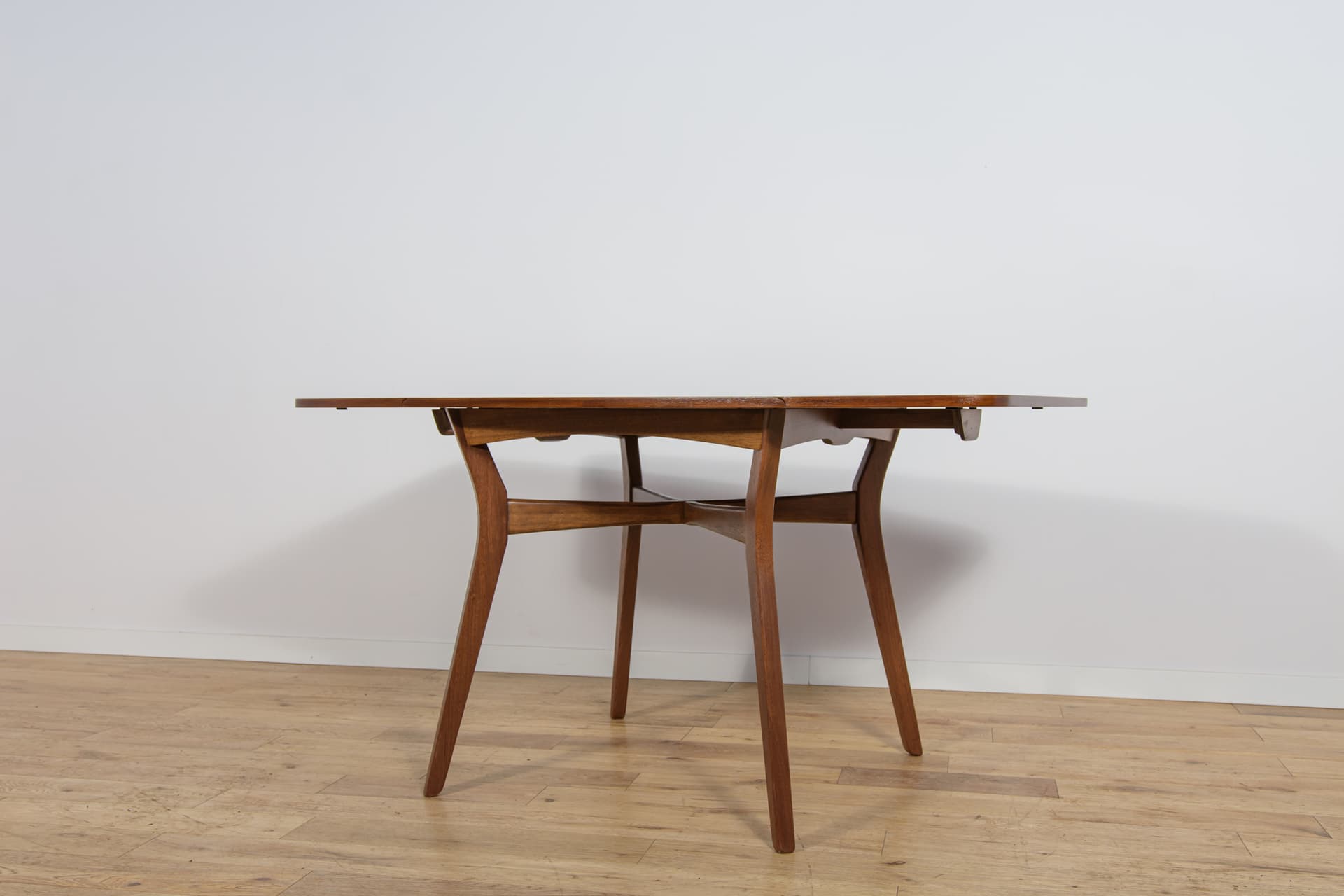 Extendable Table Butterfly, brown teak, brown beech, G-Plan, United Kingdom, 1950s. - 304484