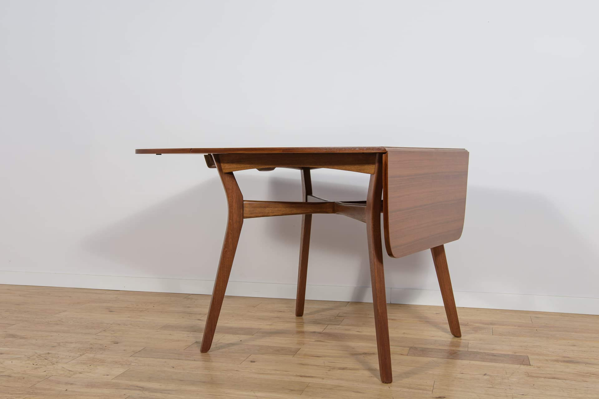 Extendable Table Butterfly, brown teak, brown beech, G-Plan, United Kingdom, 1950s. - 304481