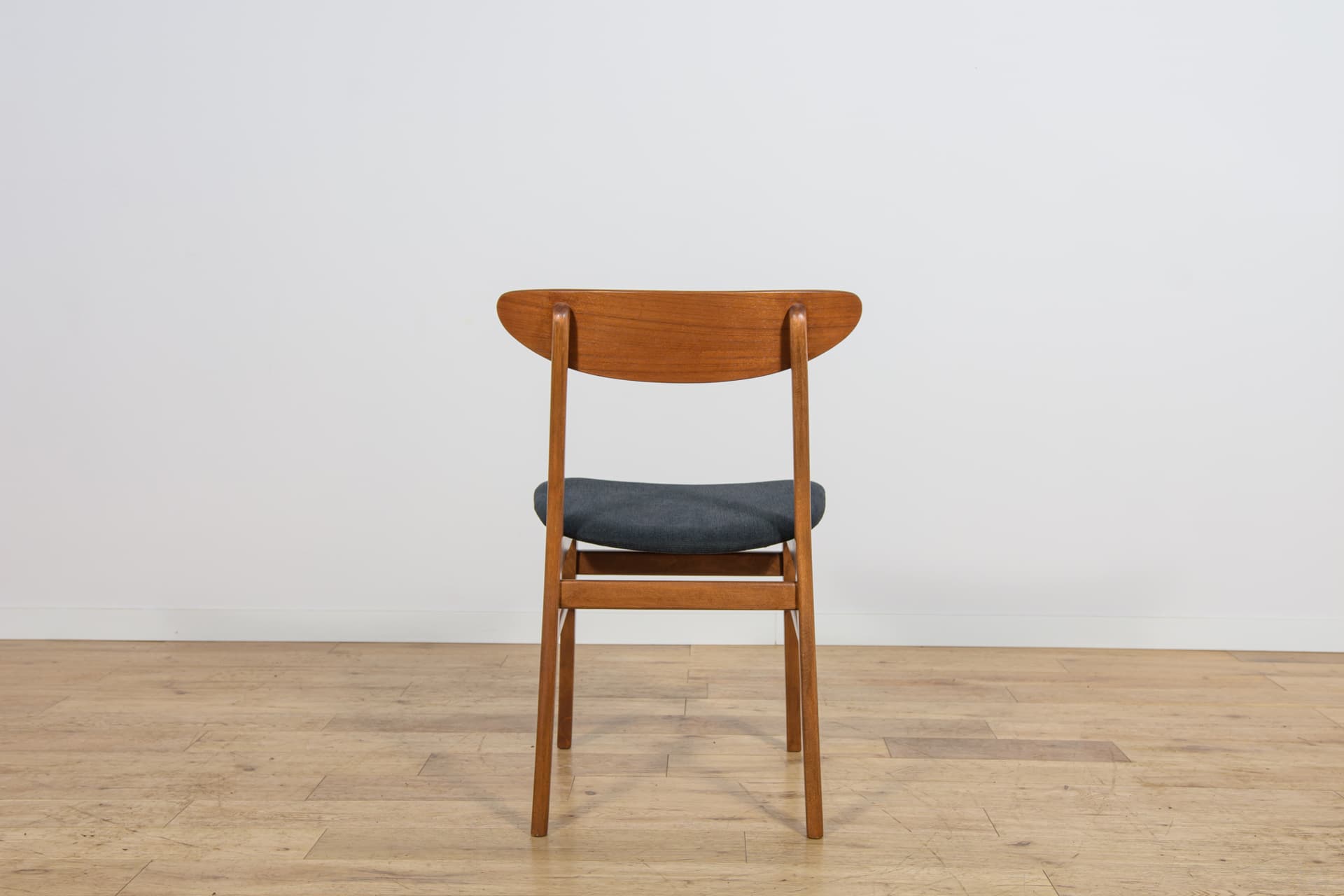 Set of six chairs Model 210, brown beech, red teak, black synthetic fabric, Farstrup Møbler, Denmark, 1950s. - 304526