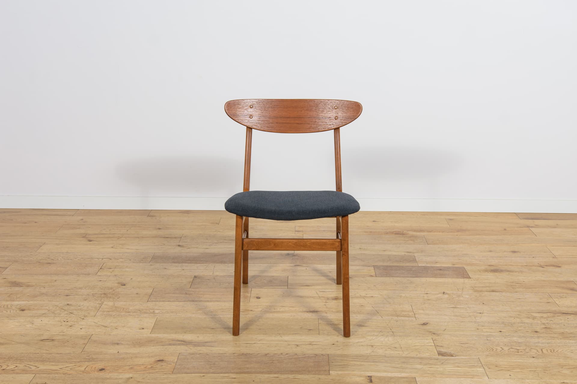 Set of six chairs Model 210, brown beech, red teak, black synthetic fabric, Farstrup Møbler, Denmark, 1950s. - 304521