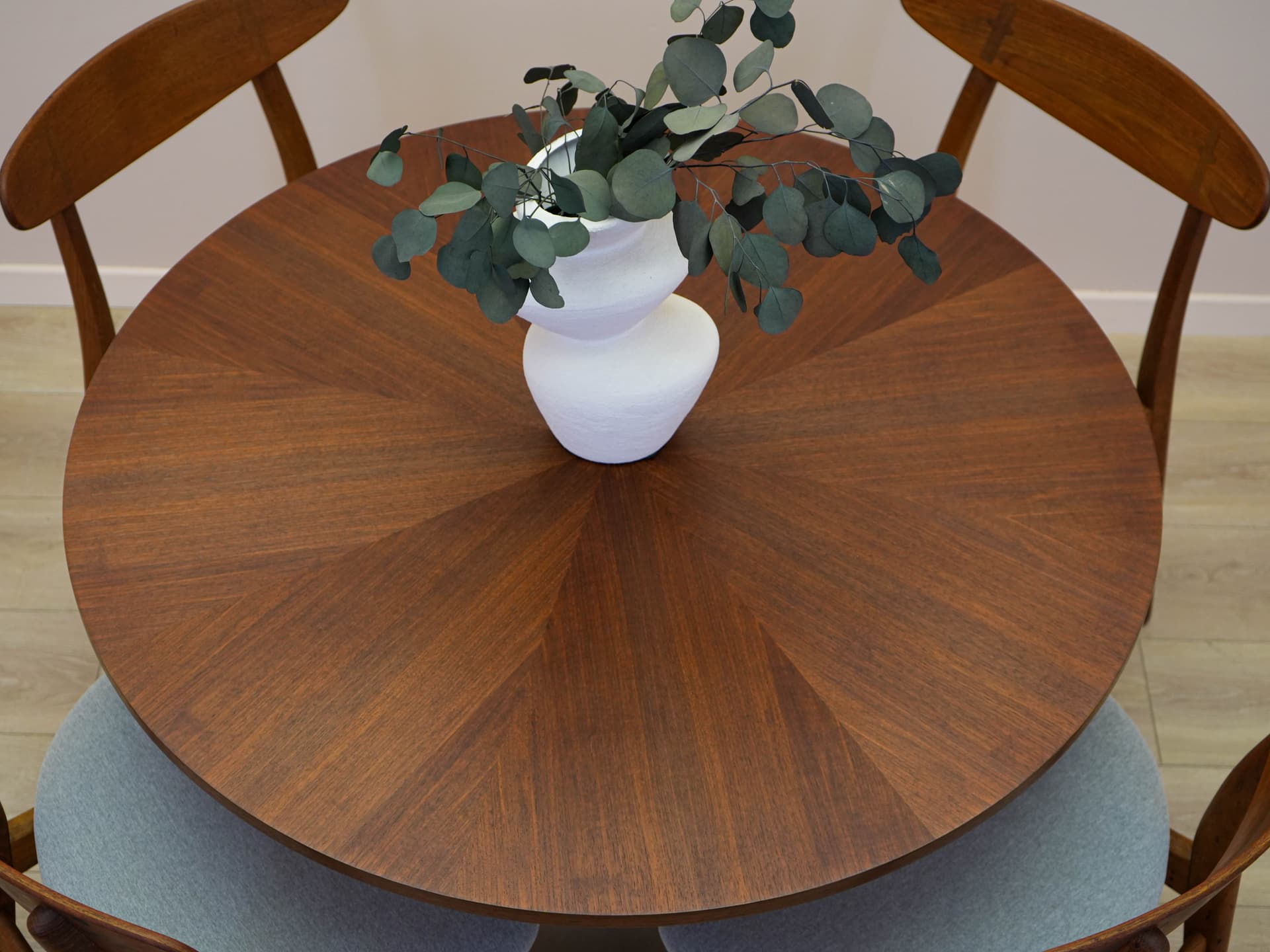 Round table, brown teak, brushed silver aluminum, Denmark, 1970s. - 304584