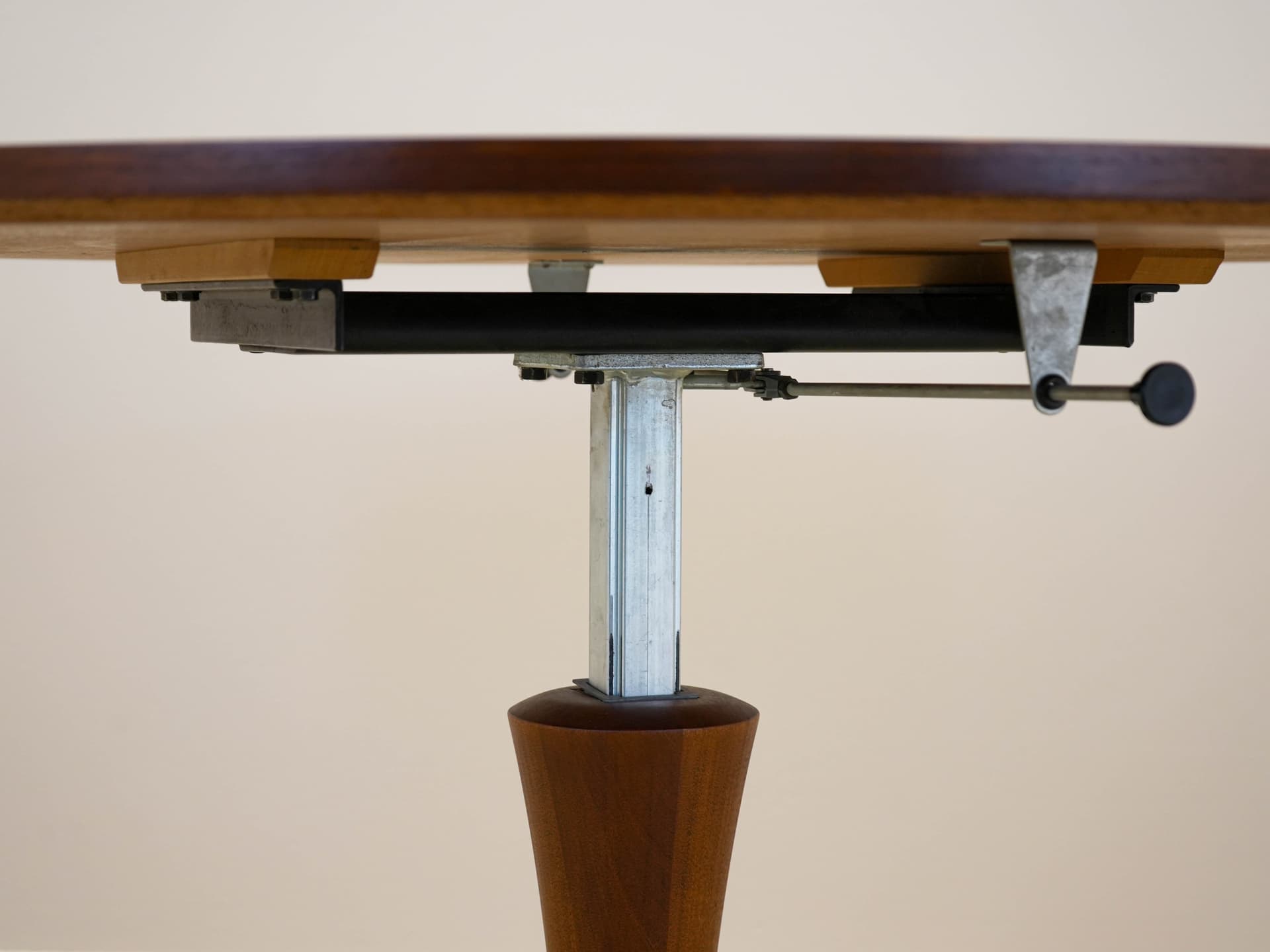 Round table, brown teak, brushed silver aluminum, Denmark, 1970s. - 304579