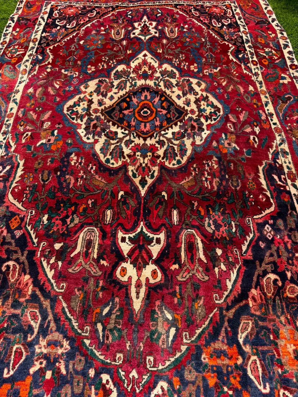 Persian Rug Bahtiari 330x210 cm, red wool, Iran - 304641