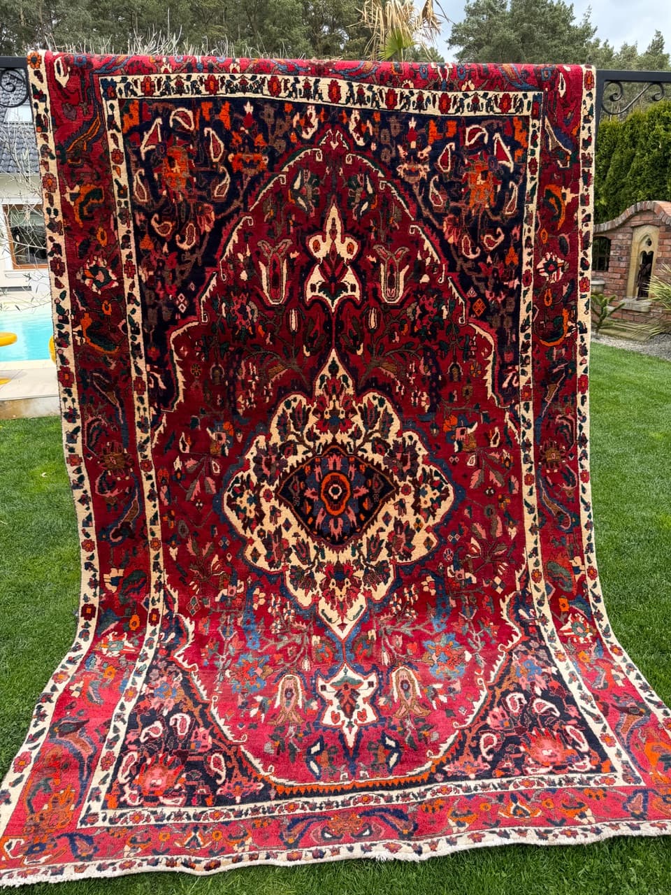 Persian Rug Bahtiari 330x210 cm, red wool, Iran - 304644