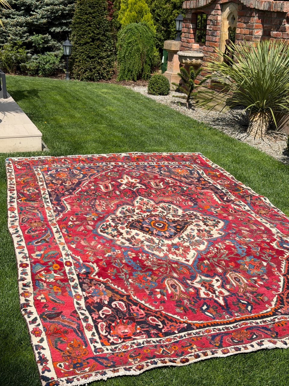 Persian Rug Bahtiari 330x210 cm, red wool, Iran - 304645