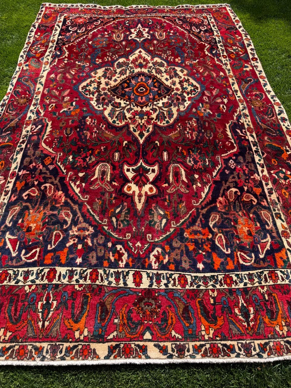 Persian Rug Bahtiari 330x210 cm, red wool, Iran - 304640