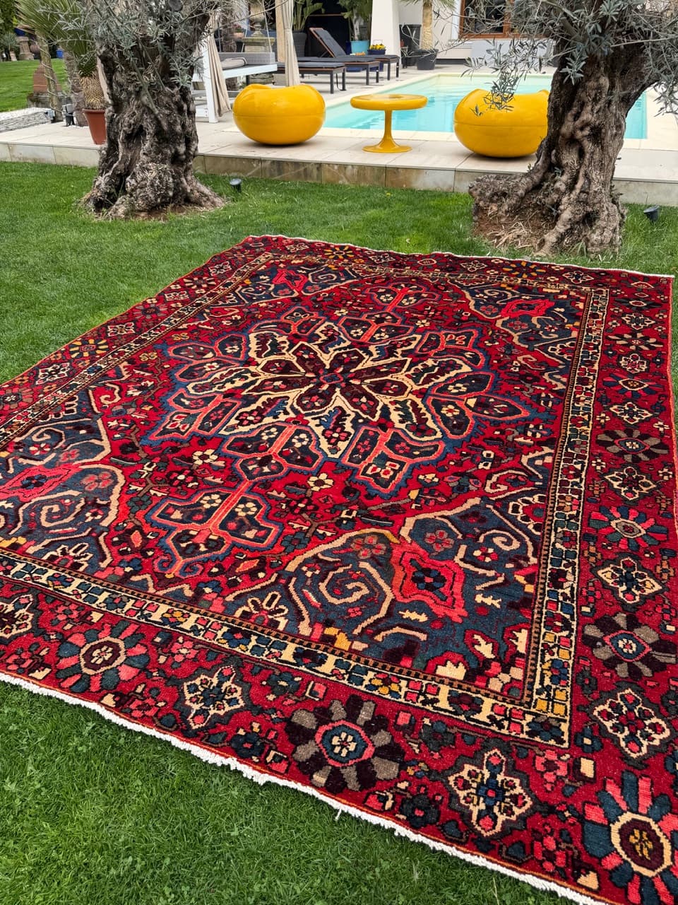 Persian Rug Bahtiari Hamadan 330x260 cm, multicolor wool, Iran - 304733