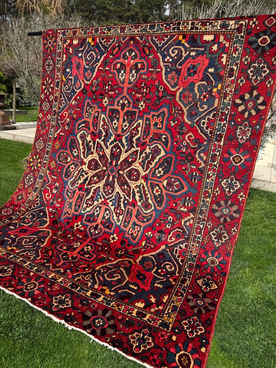 Persian Rug Bahtiari Hamadan 330x260 cm, multicolor wool, Iran - 304728