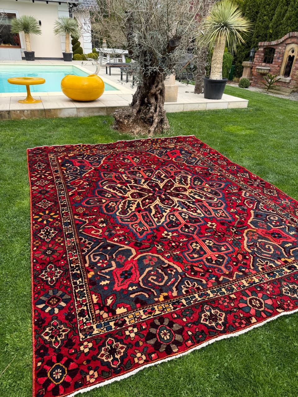 Persian Rug Bahtiari Hamadan 330x260 cm, multicolor wool, Iran - 304731