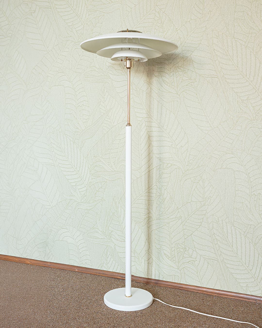 Floor Lamp Plate, creamy white metal, gold brass, Belid, Denmark, 1970s. - 304894