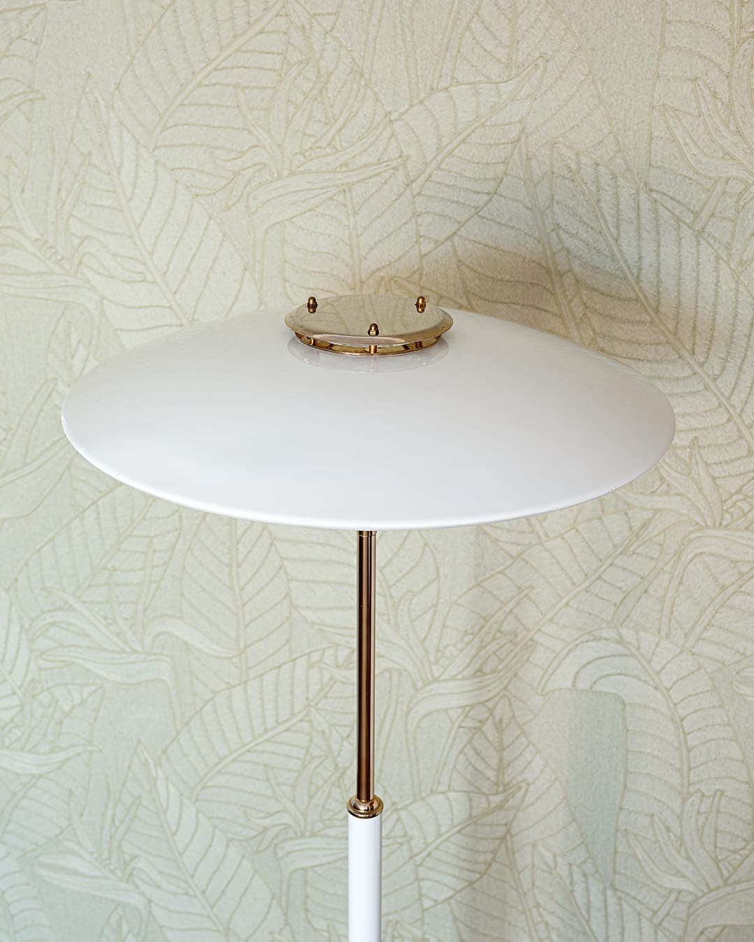 Floor Lamp Plate, creamy white metal, gold brass, Belid, Denmark, 1970s. - 304895