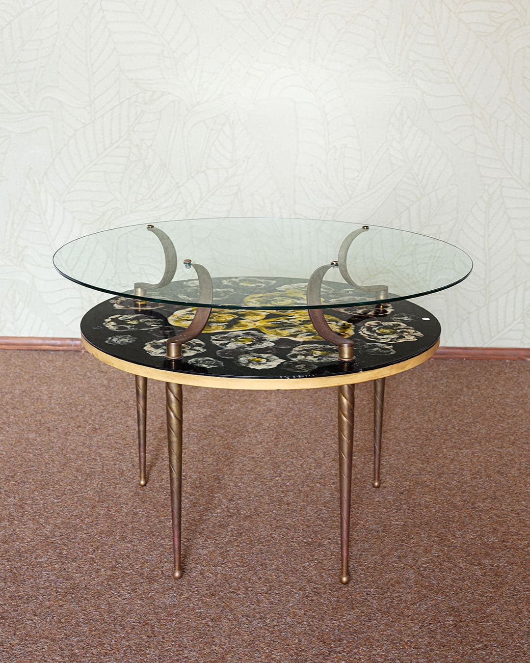 Coffee table, black multicolor resin top, transparent glass, brass, Italy, 1950s. - 304913