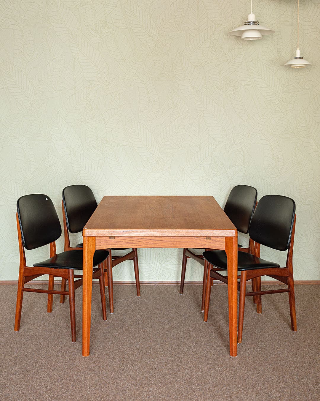 Dining Table, brown teak, by H. Kjaernulf, Denmark, 1970s. - 304952