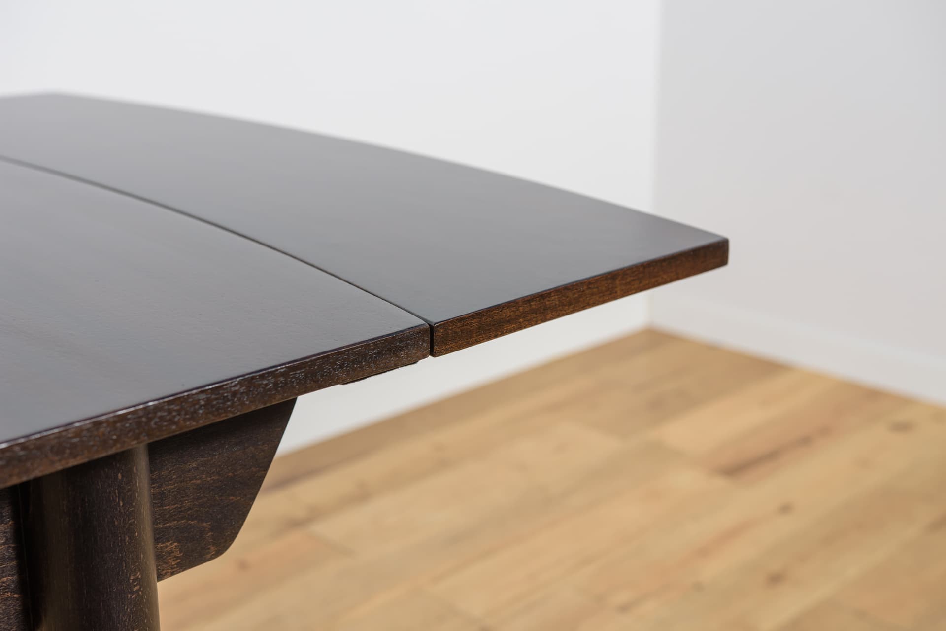Extendable Dining Table, mahogany, brown beech, United Kingdom, 1950s. - 305035