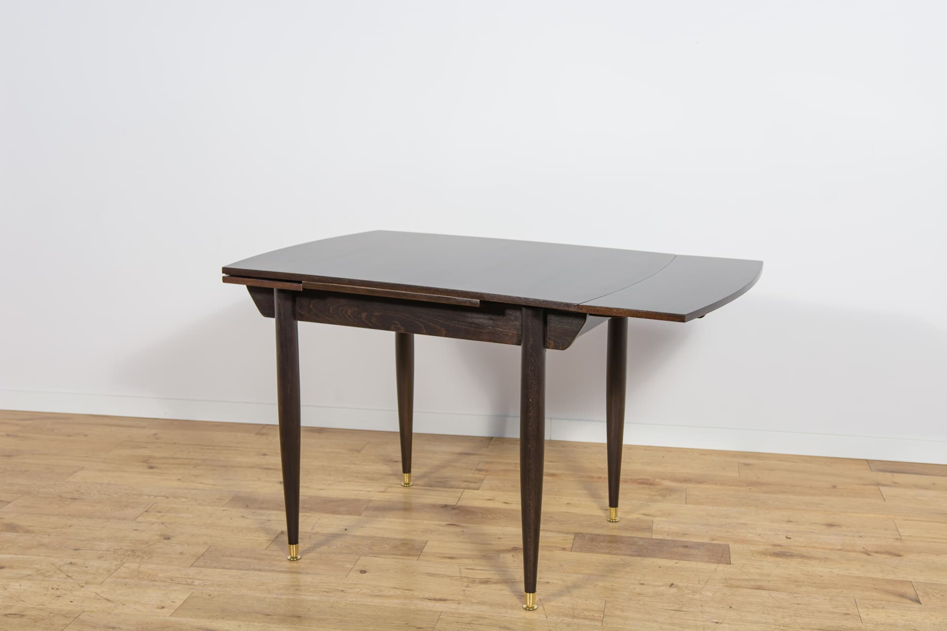 Extendable Dining Table, mahogany, brown beech, United Kingdom, 1950s. - 305026