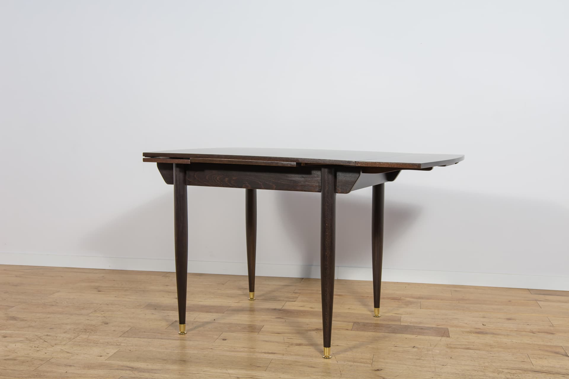 Extendable Dining Table, mahogany, brown beech, United Kingdom, 1950s. - 305027