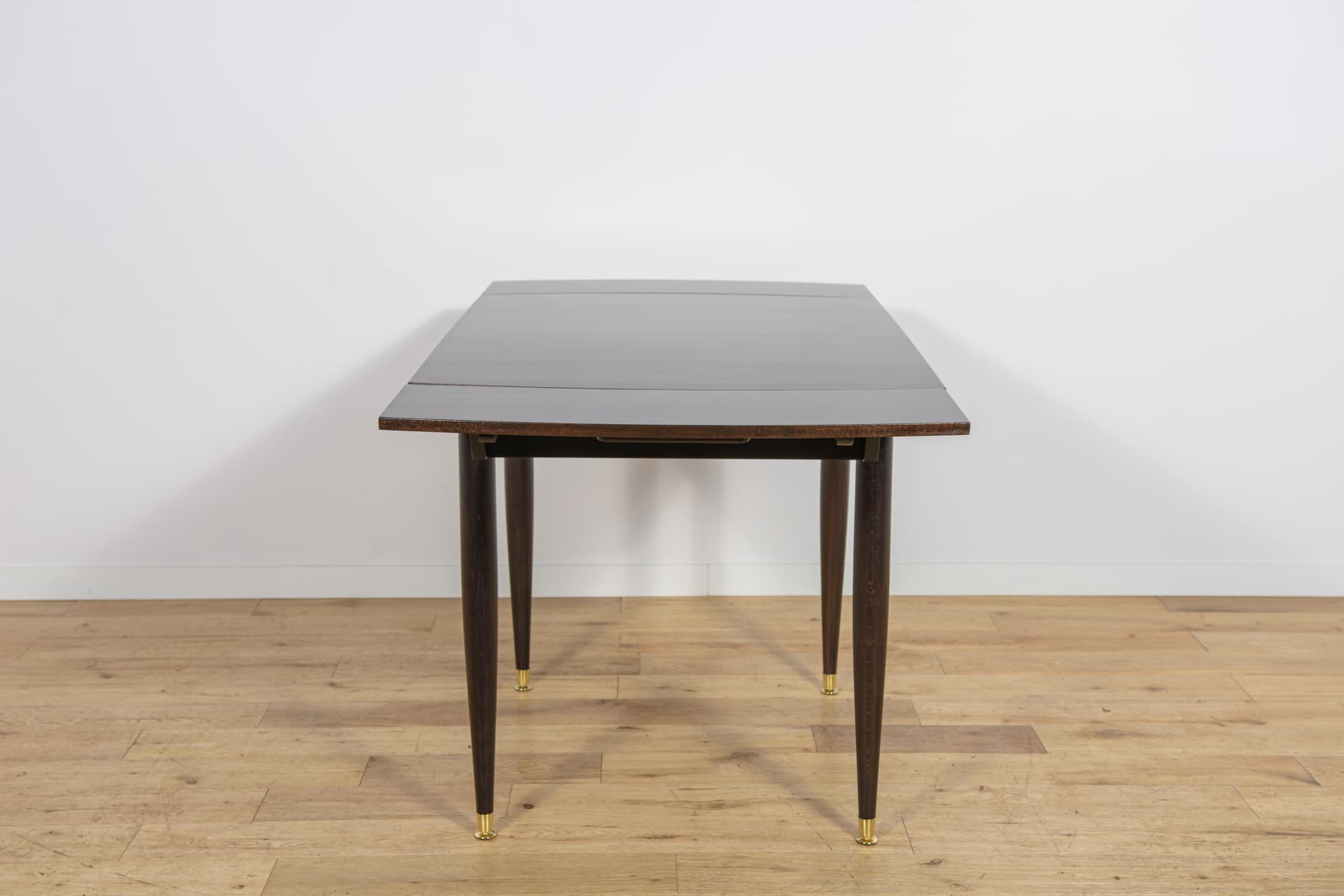 Extendable Dining Table, mahogany, brown beech, United Kingdom, 1950s. - 305031