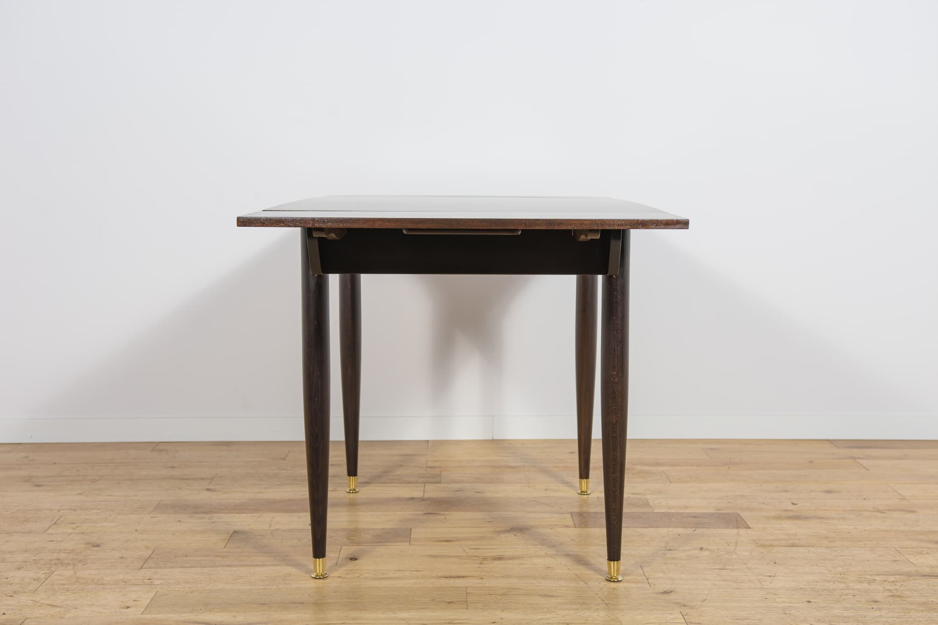 Extendable Dining Table, mahogany, brown beech, United Kingdom, 1950s. - 305032