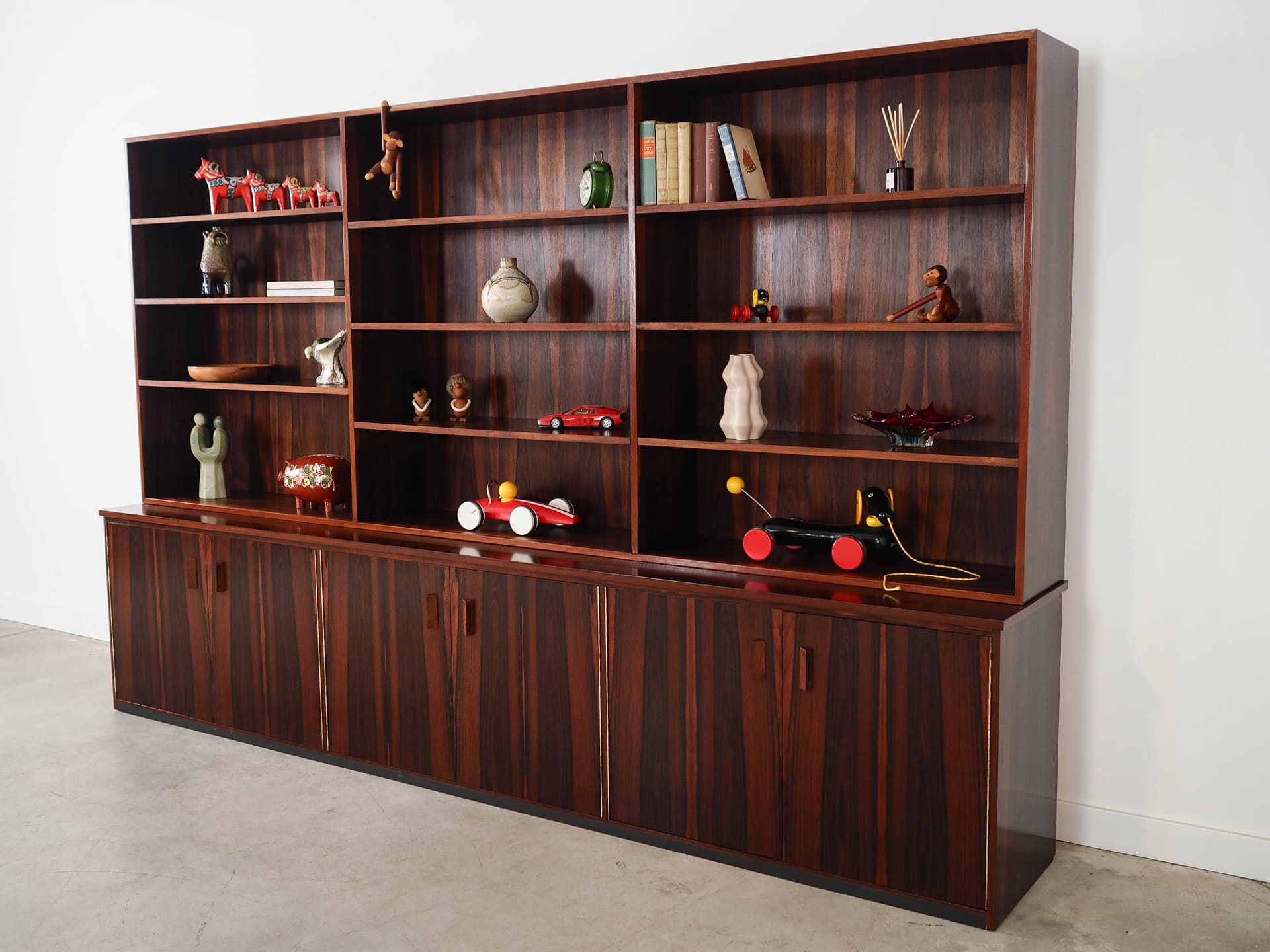 Bookcase, brown rosewood, Denmark, 1970s. - 305115